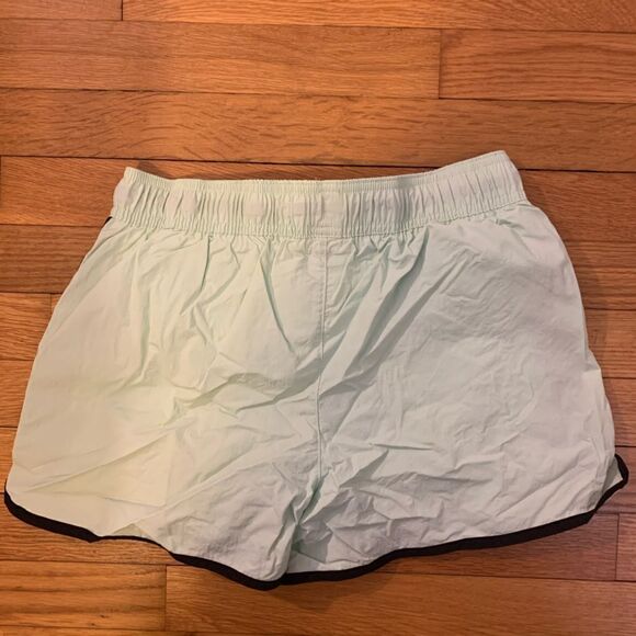 H&M small green athletic shorts - Picture 2 of 3